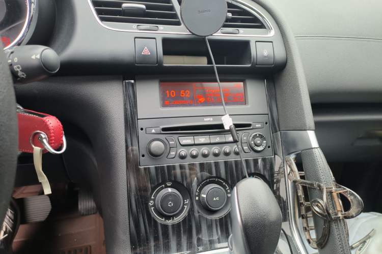 Used Peugeot 3008 2015 2.0L Automatic Classic Edition