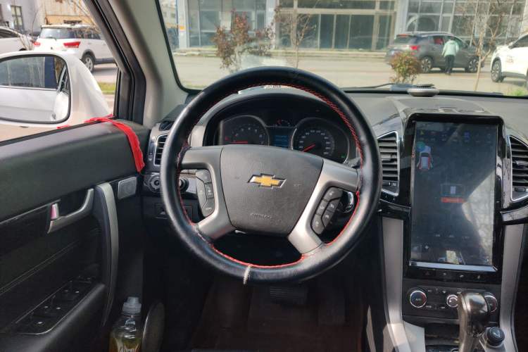 Used Chevrolet Captiva 2015 2.4L 4x4 Flagship Edition 7-Seater Steering Wheel