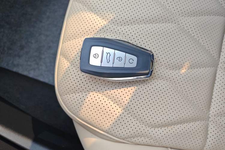 Used Geely Auto Monjaro L 2025 Dongfang Yao 2.0TD Automatic Lanxing Edition Vehicle Key