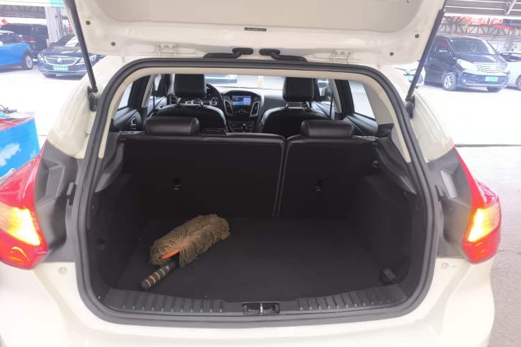 Used Ford Focus 2012 Hatchback 1.6L Automatic Fashion Edition