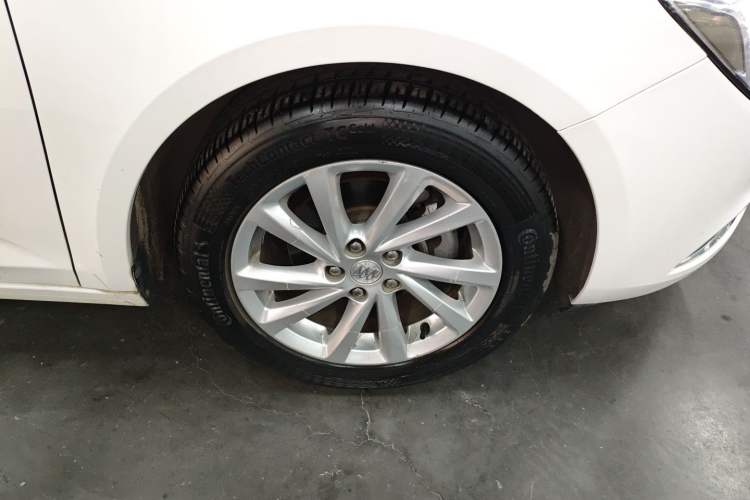 Used Buick Verano 2015 Sedan 15S Automatic Ambition Model Right Front Wheel Hub
