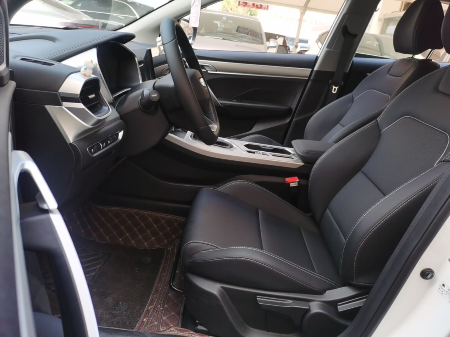 Geely Auto Coolray 2025 1.5L CVT Super Edition — снимка 17