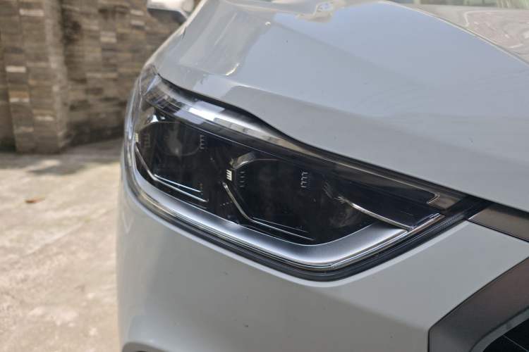 Used SAIC MAXUS D90 Pro 2021 2.0T Gasoline 4x4 Luxury Edition 7-Seater
