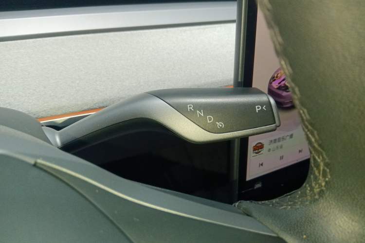 Used Tesla Model Y 2023 Long-Range All-Wheel-Drive Version
