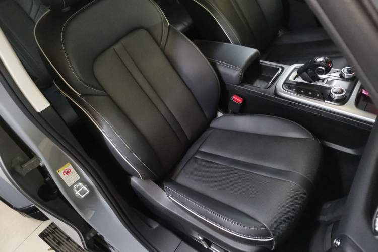 Used Tank 300 2021 City Edition 2.0T—Truly Stylish
