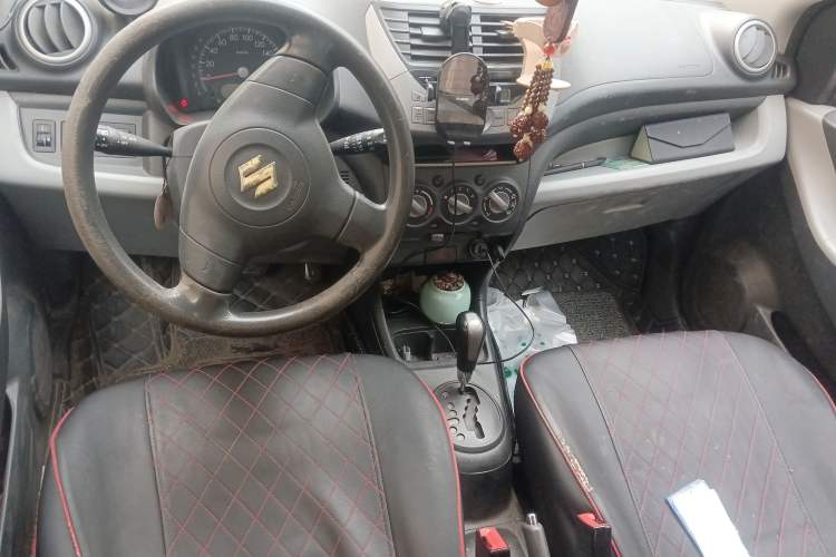 Used Suzuki Alto 2013 1.0L Automatic Luxury Model Center Console