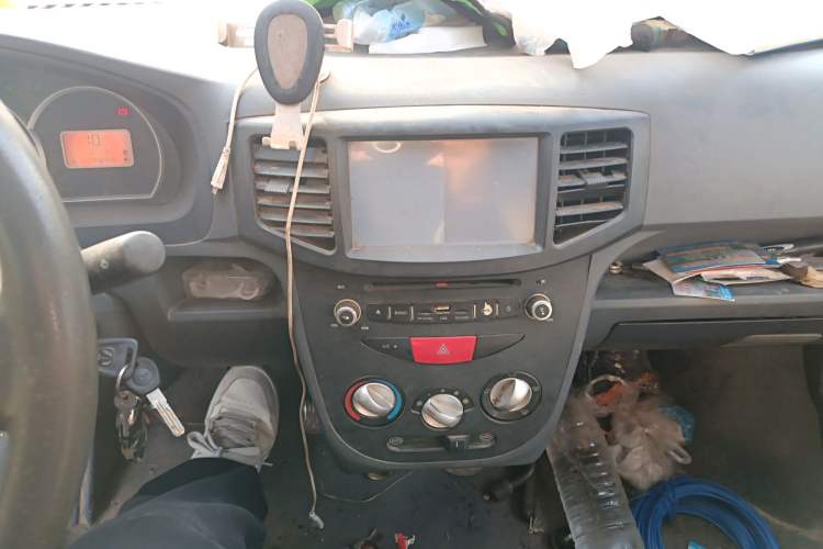 Used BAIC Weiwang 306 2011 1.3L base model 7 seats
