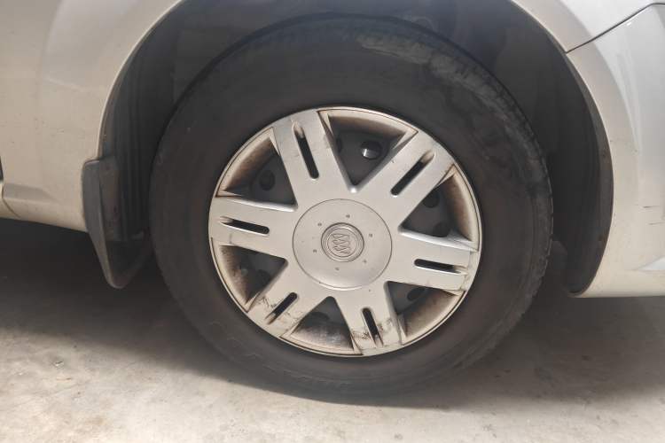 Used Buick Excelle 2013 1.5L Automatic Classic Model
