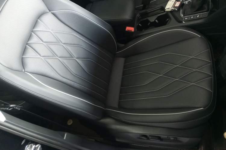 Used Volkswagen Tiguan L 2024 330TSI Automatic Two-Wheel Drive R-Line Enhanced Edition