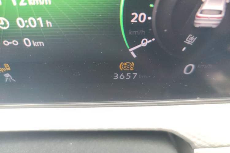 Used Volkswagen Tavendor 2024 380TSI All-Wheel Drive R-Line Cruise Edition Odometer Close Up