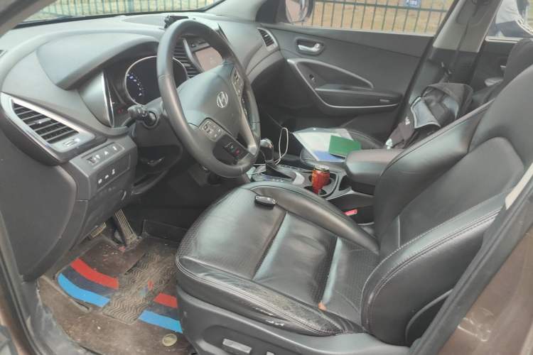 Used Hyundai Santa Fe 2013 2.0T Automatic All-Wheel Drive Top Trim