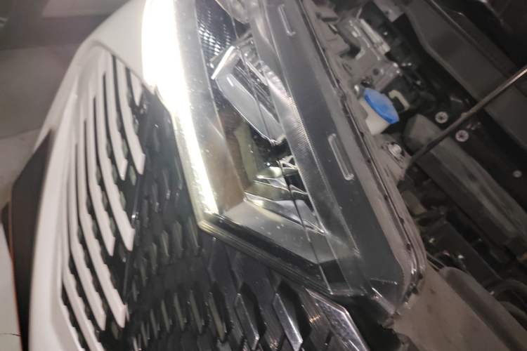 Used Haval H6 2021 3rd Generation 1.5T Automatic Two-Wheel Drive Supreme+ Right Front Headlight