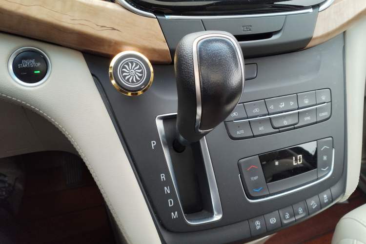 Used Buick GL8 2017 ES 28T Comfort Model China V Standard