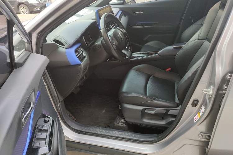 Used Toyota IZOA 2018 2.0L Yichi Edition China V Standard