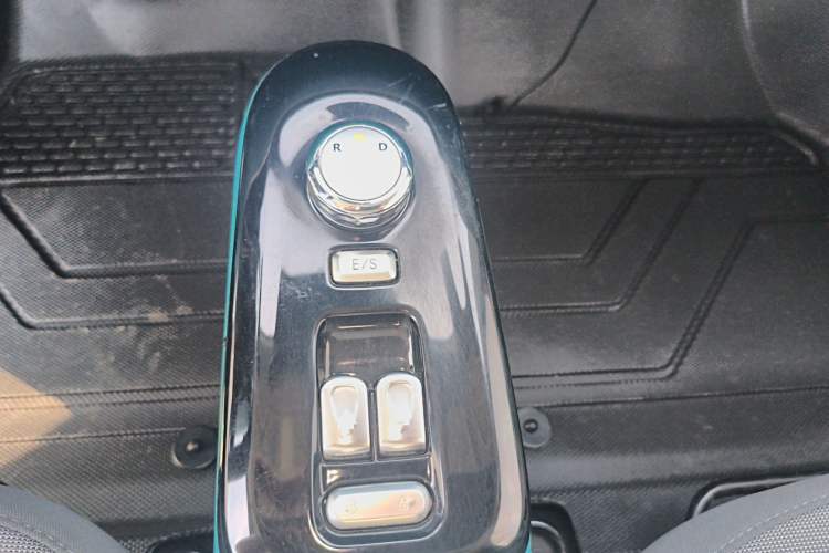 Used CHANGAN NEVO Lumin 2022 210km Sweet Edition Gear Lever