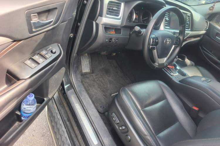 Used Toyota Highlander 2021 2.0T Two-Wheel Drive Luxury Edition 7 Seats
