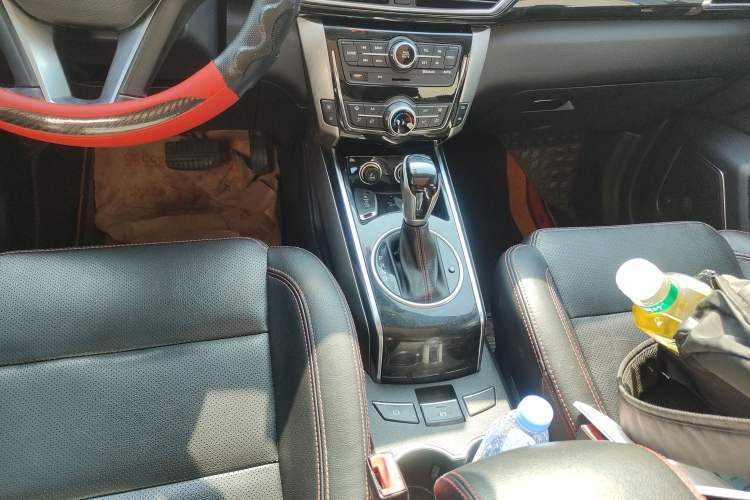 Used Zotye Domy X5 2015 1.5T CVT ZhiXian Trim China V Standard
