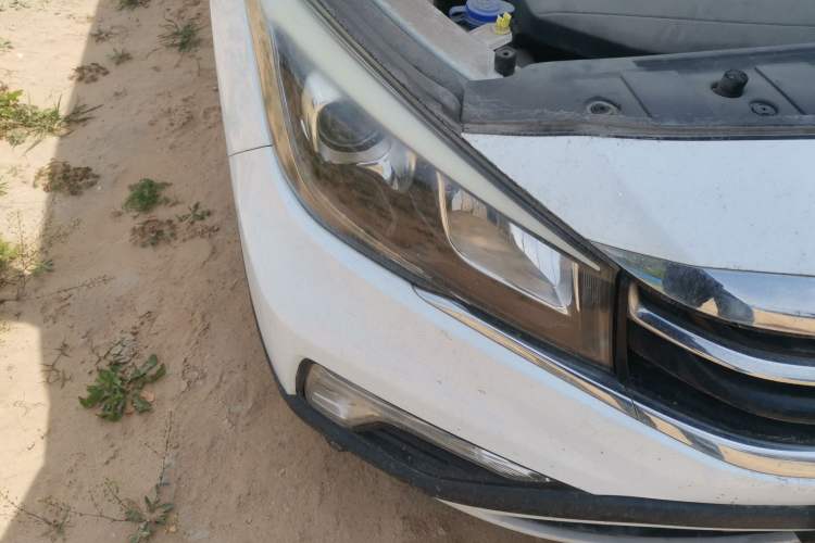 Used CHANGAN OSHAN A800 2017 1.5T Manual Luxury Model Right Front Headlight