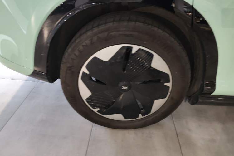 Used IM LS7 2023 77 kWh Urban Fit Rear-Wheel Drive
