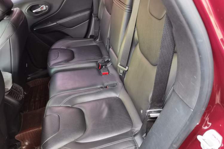 Used Jeep Cherokee 2017 2.0L Superior Edition