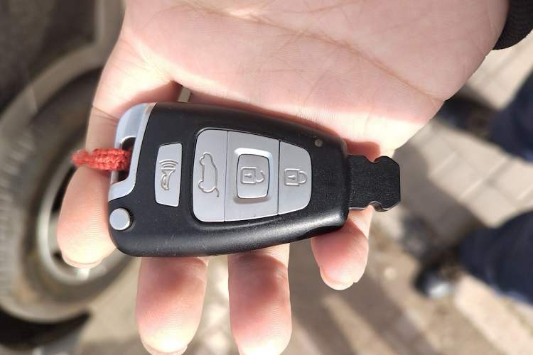 Used Hyundai Veracruz 2009 3.8L Comfort Edition Vehicle Key