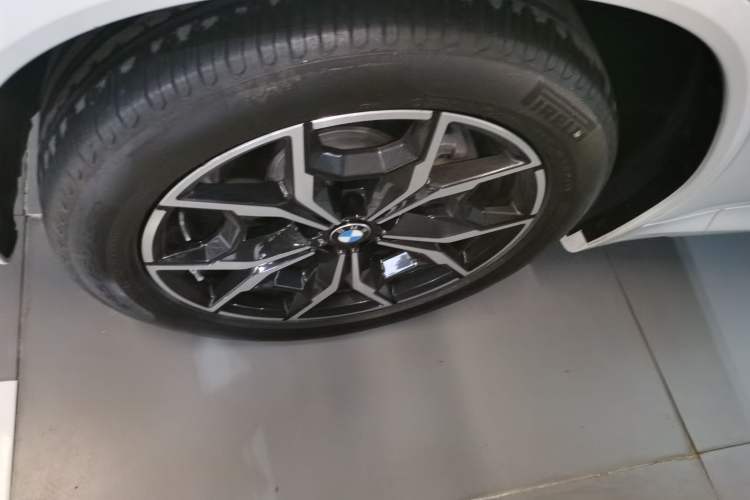 Used BMW X3 2022 xDrive25i M Sport Package Left Front Wheel Hub