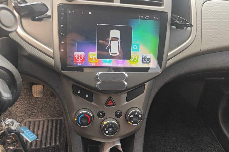 Used Chevrolet Aveo Sonic 2011 Sedan 1.4L MT SL