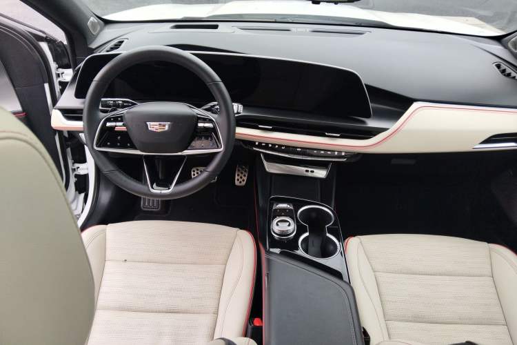 Used Cadillac GT4 2023 25T Prestige Version
