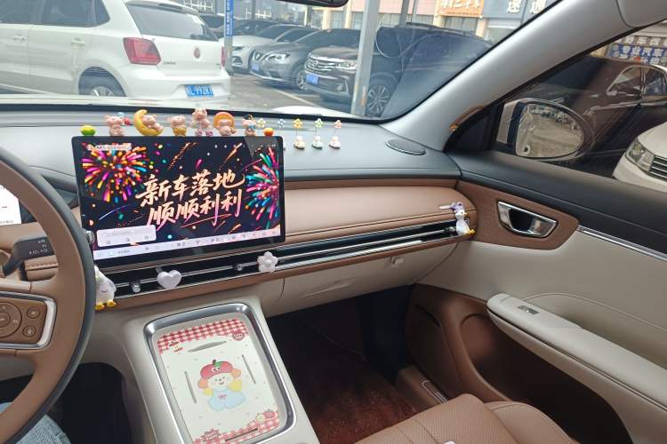 Used Wuling Bingo S 2025 Model 325km Deluxe Edition Audio And AC Panel