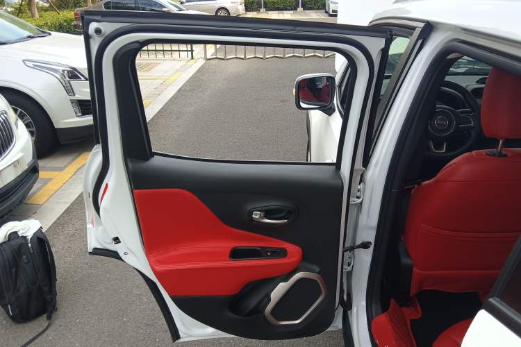 Used Jeep Renegade 2017 180T Automatic High-Energy Version