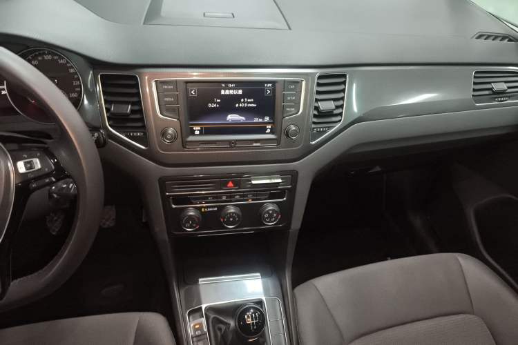 Used Volkswagen Golf Sportsvan 2016 230TSI Manual Entry-Level Trim
