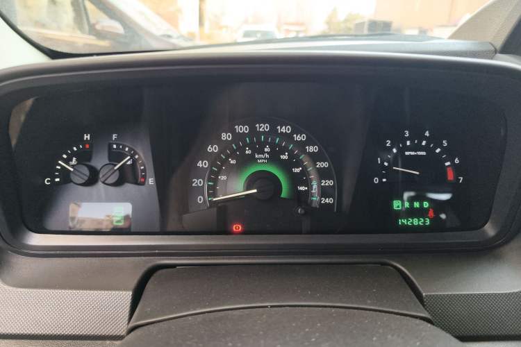 Used Dodge Journey 2010 2.7 Instrument Cluster