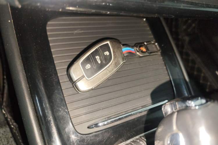 Used Roewe i5 2020 1.5L Automatic 4G Connect Luxury Flagship Edition
