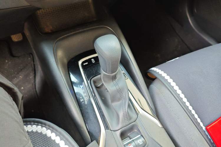 Used Toyota Levin 2022 Facelift TNGA 1.5L CVT Progressive Edition Gear Lever