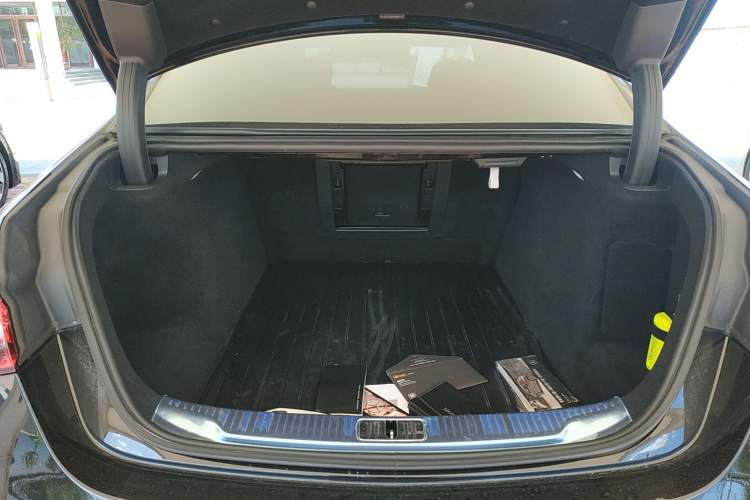 Used Mercedes-Benz S-Class 2022 S 450 L 4MATIC Trunk