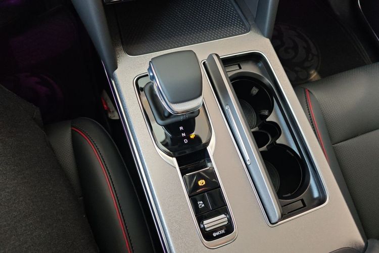 Used Hongqi HS7 PHEV 2025 Model 2.0T PHEV Two-Wheel Drive Qi Xiang Edition 6-Seater