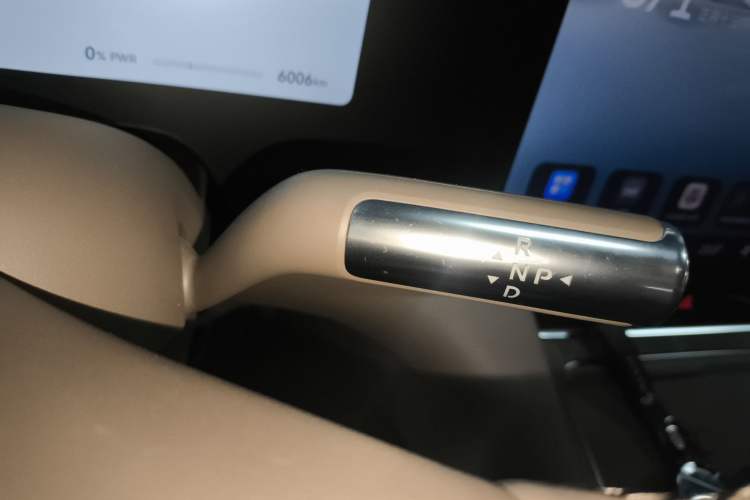 Used Hima AITO M8 2025 Model Pure Electric Max+ Six-Seat Four-Wheel-Drive Version