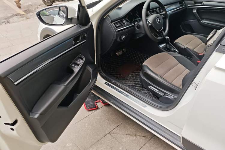 Used Volkswagen C-TREK 2018 230TSI DSG Comfort Model