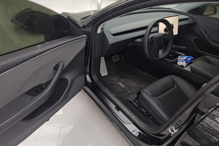 Used Tesla Model 3 2025 Rear-Wheel-Drive Version