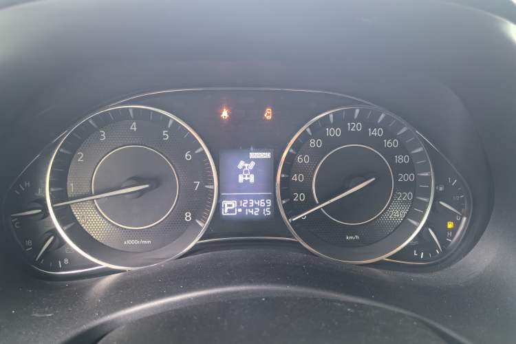 Used Nissan Patrol 2016 5.6L XE Middle East
