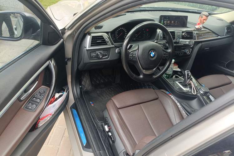 Used BMW 3 Series 2018 320Li Leading Luxury Package
