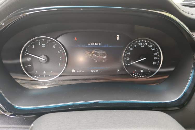 Used Buick GL8 2022 Land Cruiser Executive Class 652T Comfort Model Odometer Close Up