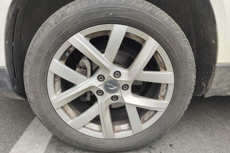 Used Jetta VS5 2023 280TSI Automatic Trend Edition Left Front Wheel Hub