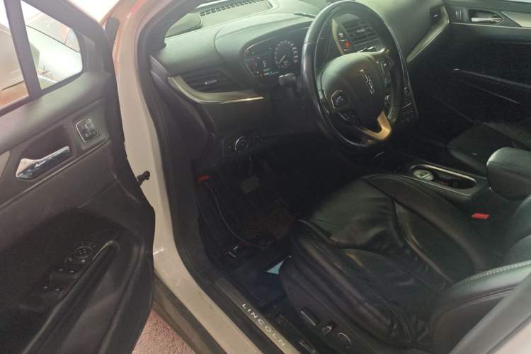 Used Lincoln MKC 2017 2.0T Two-Wheel Drive Deluxe Edition