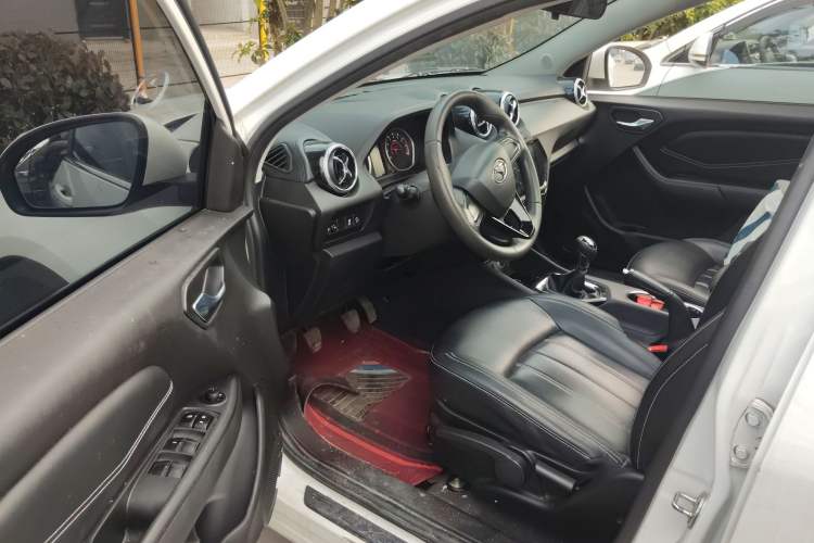 Used Soueast DX3 2019 1.5L Manual Luxury Model China VI Standard
