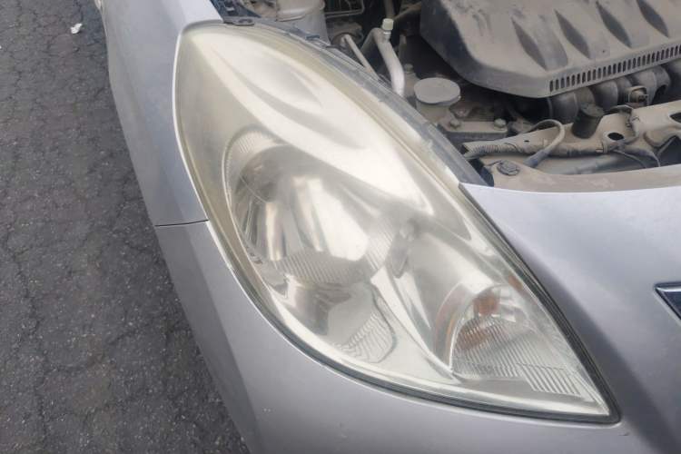 Used Nissan Sunny 2011 1.5XL Manual Deluxe Edition Right Front Headlight
