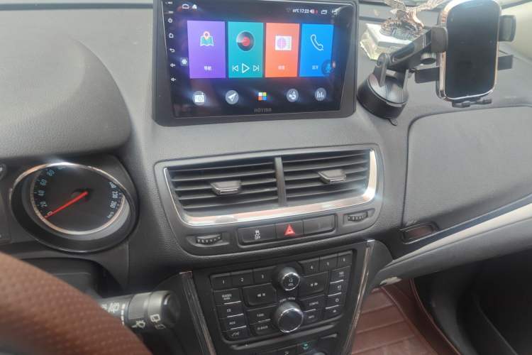 Used Buick Encore 2014 1.4T Automatic Two-Wheel Drive Urban Elite Model Audio And AC Panel