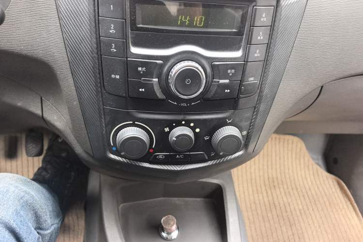 Used Wuling Hongguang 2014 1.2L Standard Model China IV
