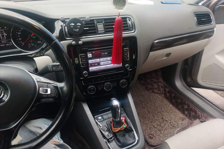 Used Volkswagen Sagitar 2015 230TSI Automatic Luxury Model