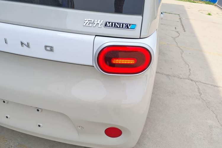 Used Wuling Hongguang MINIEV 2024 3rd Generation 215km Youth Edition Right Rear Taillight